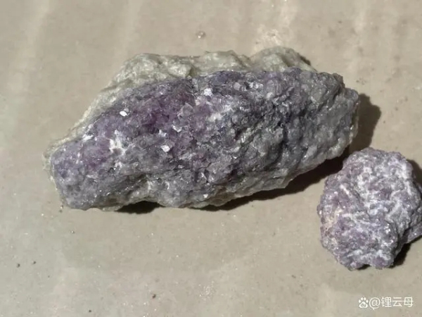 锂云母